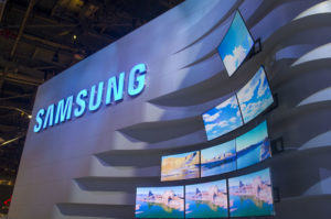 Samsung operating profit slump expected by the company