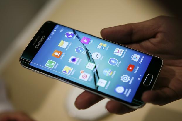 Samsung operating profit slump expected by the company